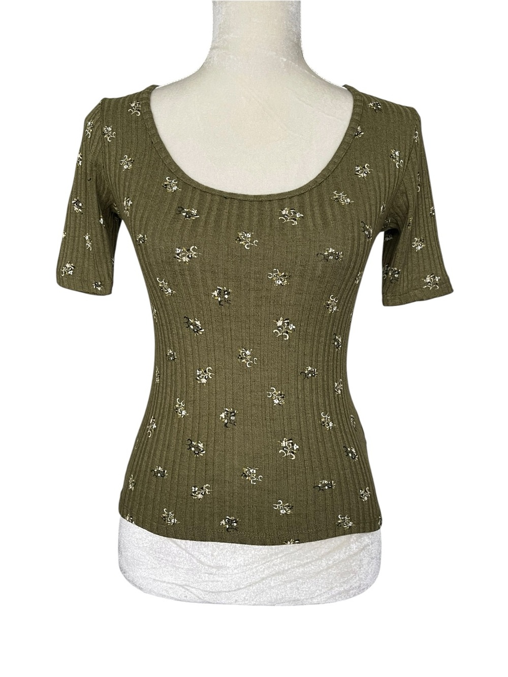 Old Navy Fitted Floral Top Women Size XS Elbow Sleeves Rib Knit Green